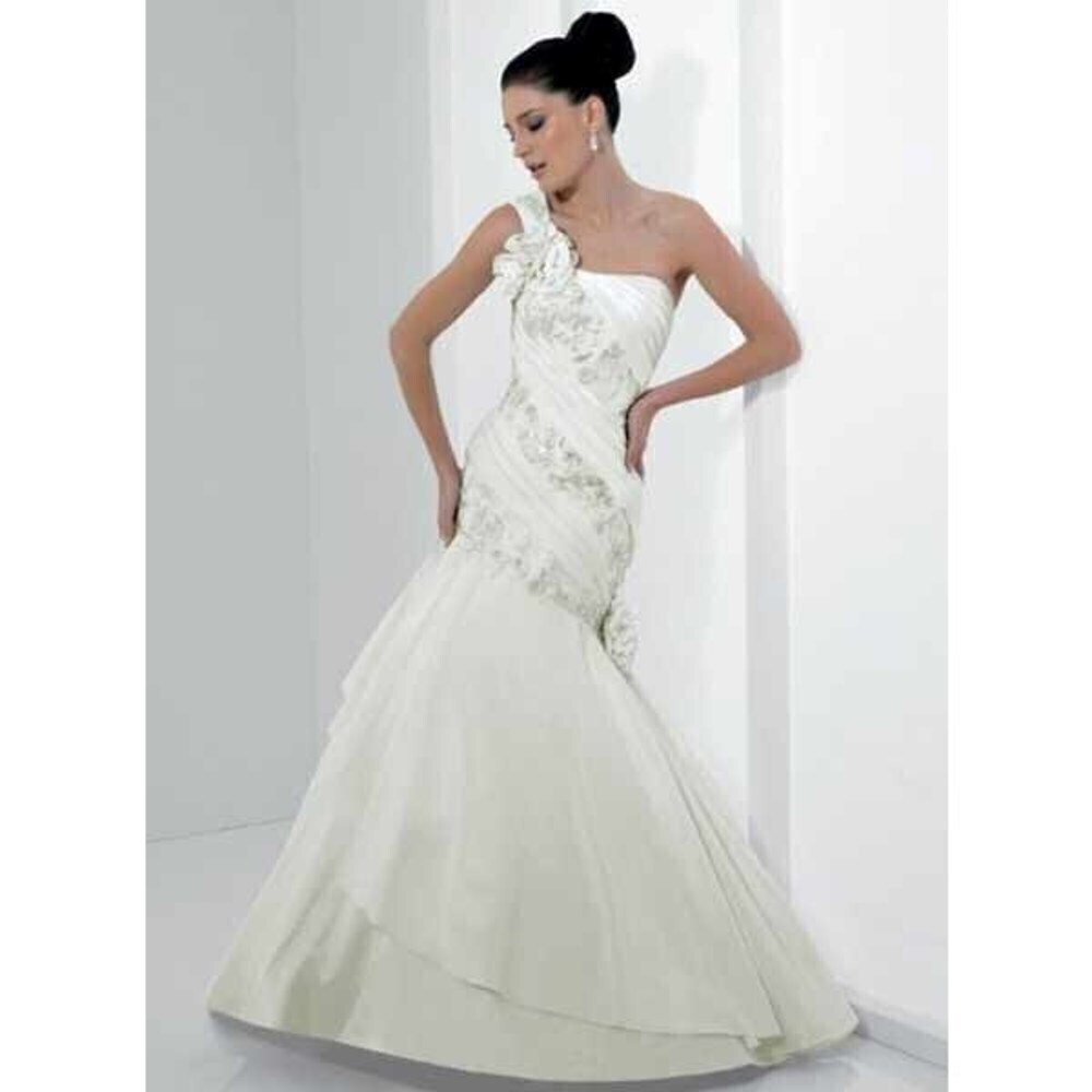Moonlight Bridal Wedding Gown J6141